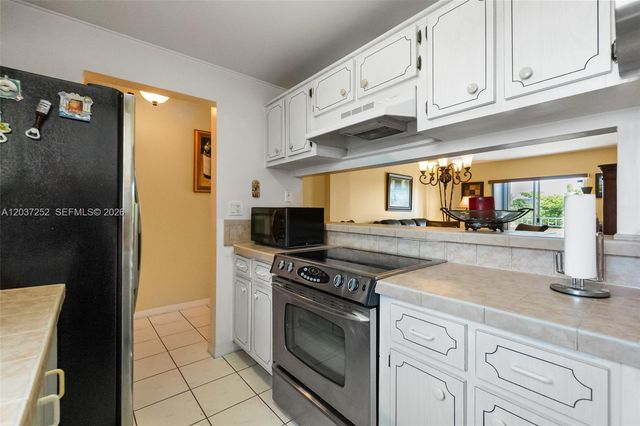 6090 W Flagler Street 307, Miami, FL 33144