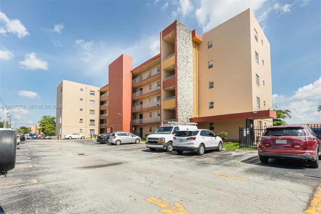 6090 W Flagler Street 307, Miami, FL 33144