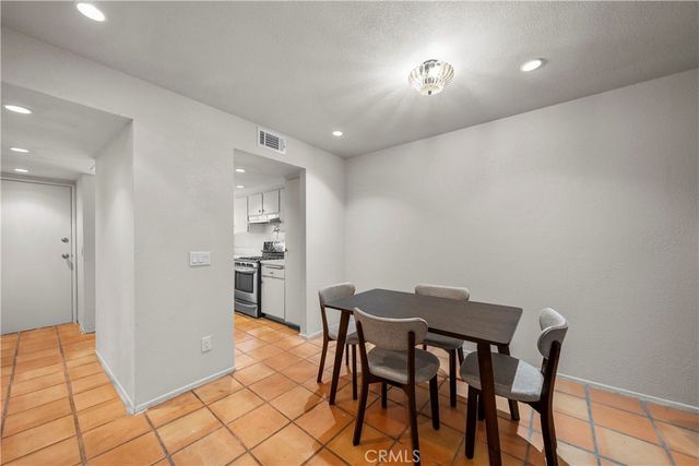 17847 Beneda Lane 10, Canyon Country, CA 91351
