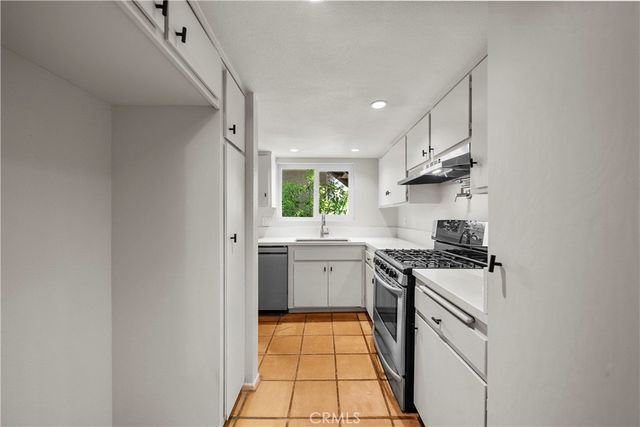 17847 Beneda Lane 10, Canyon Country, CA 91351