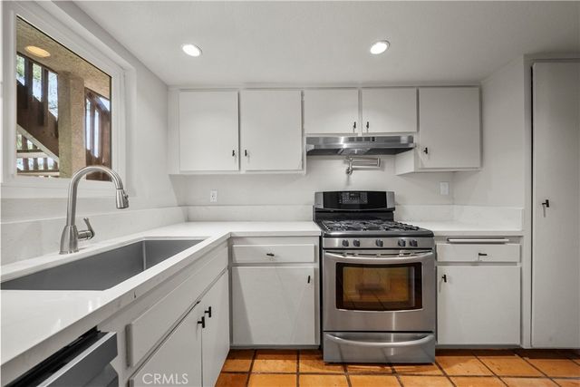 17847 Beneda Lane 10, Canyon Country, CA 91351