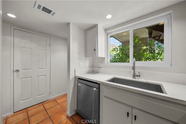 17847 Beneda Lane 10, Canyon Country, CA 91351