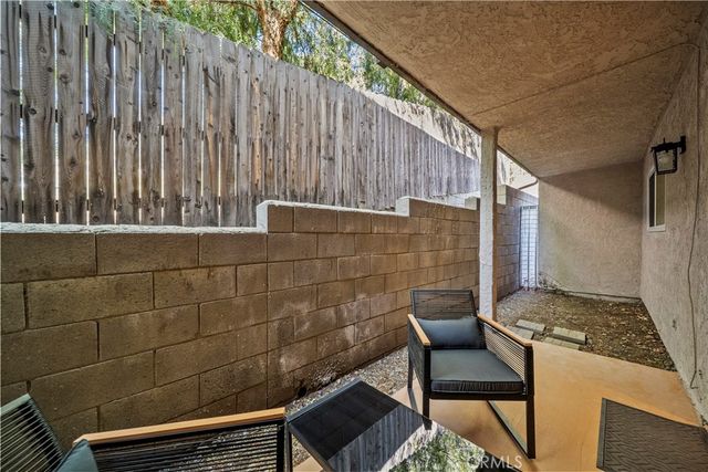 17847 Beneda Lane 10, Canyon Country, CA 91351