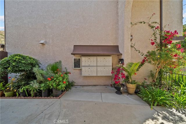 17847 Beneda Lane 10, Canyon Country, CA 91351