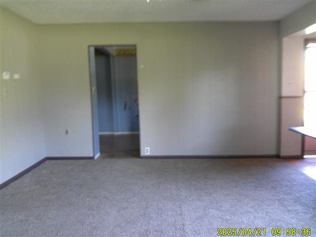 135 Grove St, Canton, KS 67428