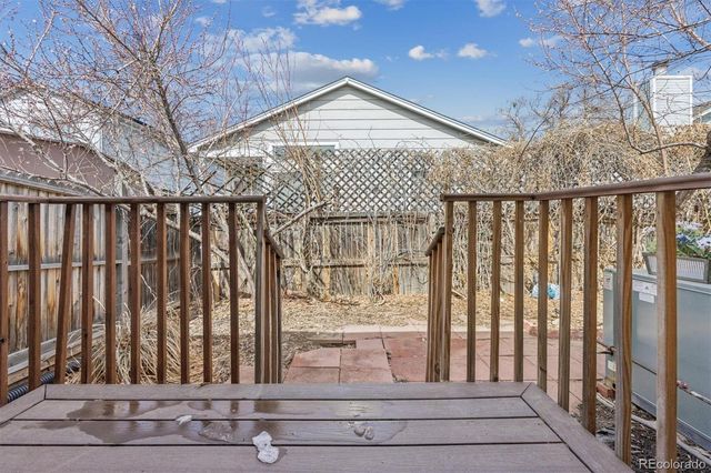 1423 S Salem Way, Aurora, CO 80012