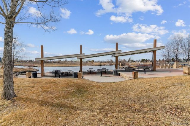 1423 S Salem Way, Aurora, CO 80012