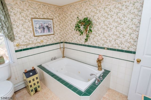 47 Hewitt Rd, Delaware Twp., NJ 08559