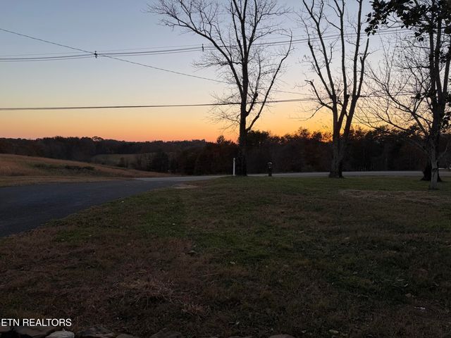 328 Peach Orchard Rd, Clinton, TN 37716