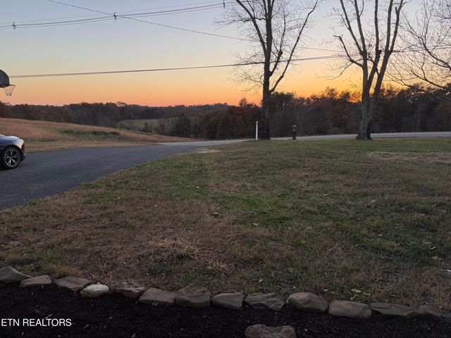 328 Peach Orchard Rd, Clinton, TN 37716