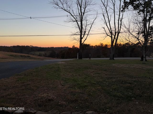 328 Peach Orchard Rd, Clinton, TN 37716