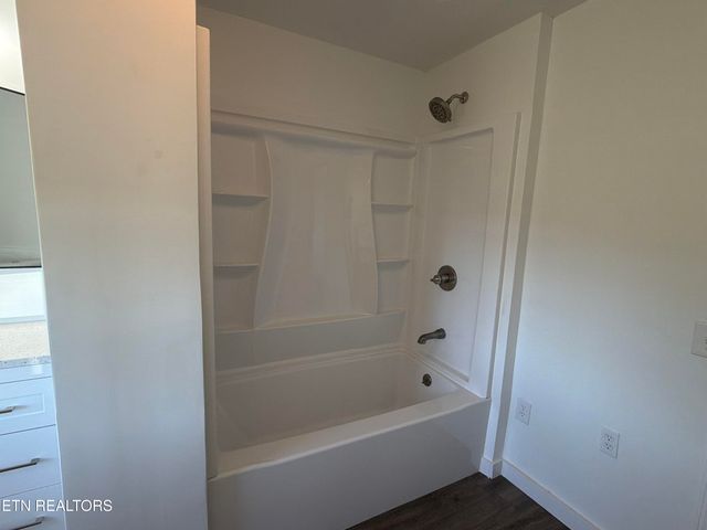 328 Peach Orchard Rd, Clinton, TN 37716