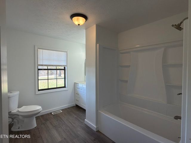 328 Peach Orchard Rd, Clinton, TN 37716