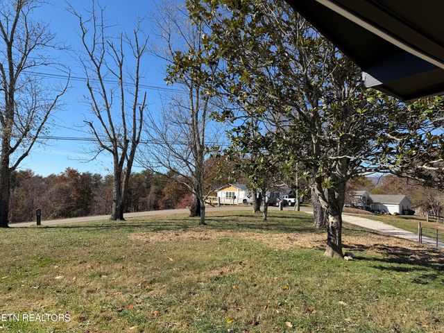 328 Peach Orchard Rd, Clinton, TN 37716
