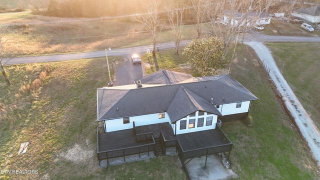 328 Peach Orchard Rd, Clinton, TN 37716
