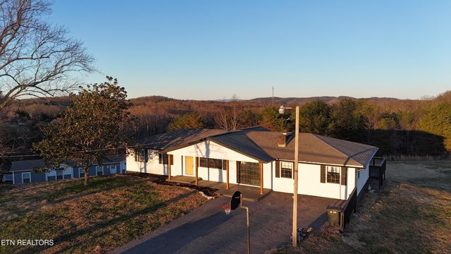 328 Peach Orchard Rd, Clinton, TN 37716