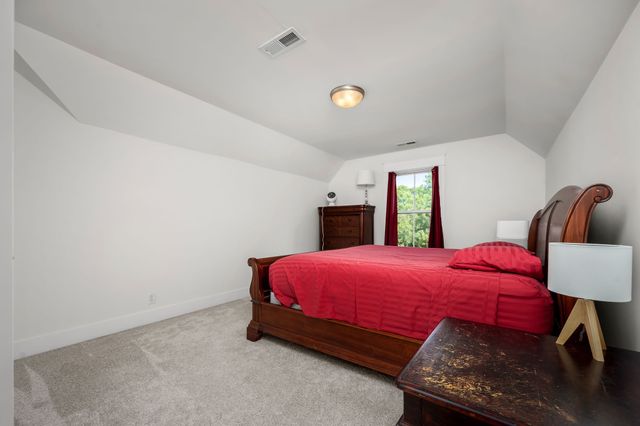 2106 Windsor St, Murfreesboro, TN 37130