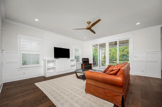 2106 Windsor St, Murfreesboro, TN 37130