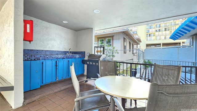 1535 Pensacola Street 605, Honolulu, HI 96822