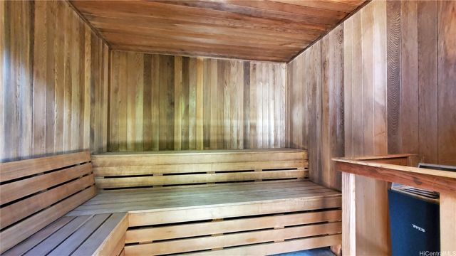 1535 Pensacola Street 605, Honolulu, HI 96822