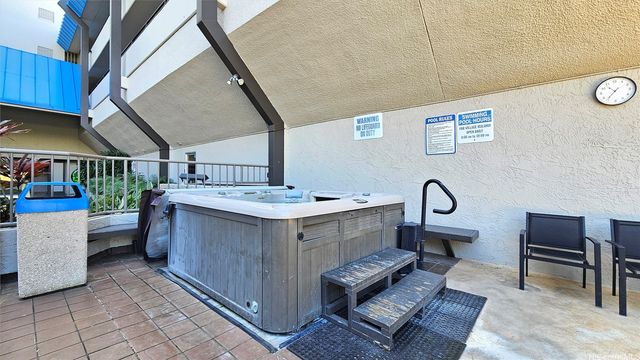 1535 Pensacola Street 605, Honolulu, HI 96822