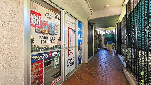 1535 Pensacola Street 605, Honolulu, HI 96822