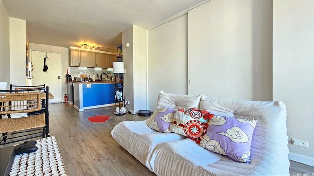 1535 Pensacola Street 605, Honolulu, HI 96822