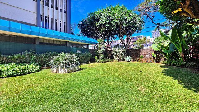 1535 Pensacola Street 605, Honolulu, HI 96822