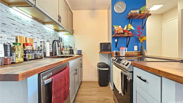 1535 Pensacola Street 605, Honolulu, HI 96822