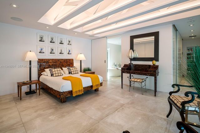 5907 Riviera Dr, Coral Gables, FL 33146