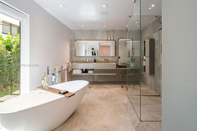 5907 Riviera Dr, Coral Gables, FL 33146