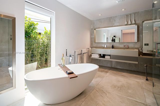 5907 Riviera Dr, Coral Gables, FL 33146