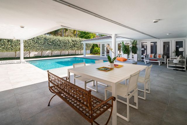 5907 Riviera Dr, Coral Gables, FL 33146