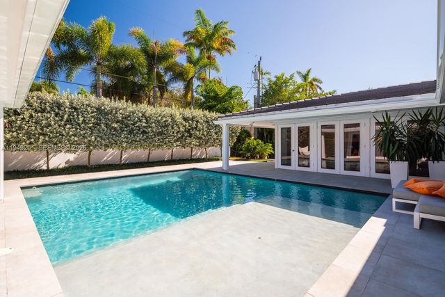 5907 Riviera Dr, Coral Gables, FL 33146