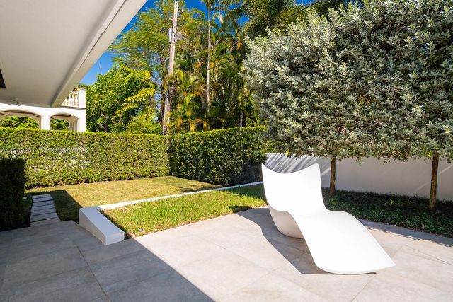 5907 Riviera Dr, Coral Gables, FL 33146