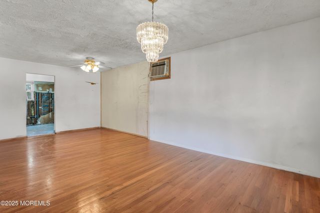 975 S Concourse, Keyport, NJ 07735