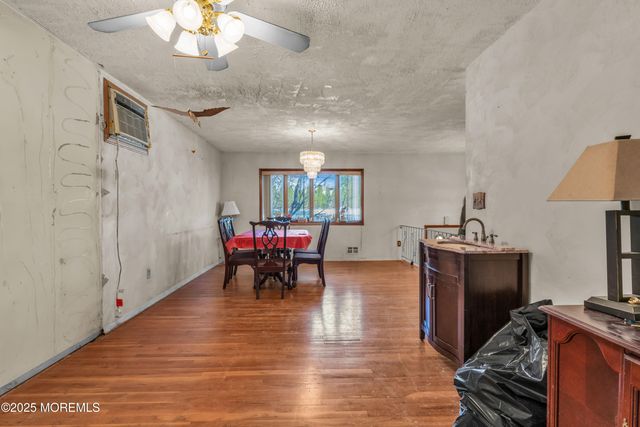 975 S Concourse, Keyport, NJ 07735