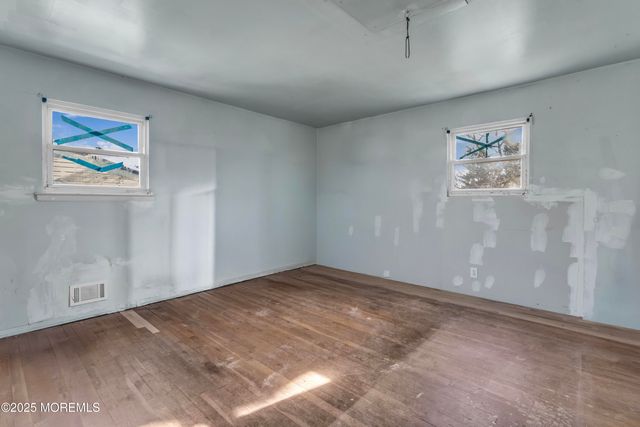 975 S Concourse, Keyport, NJ 07735