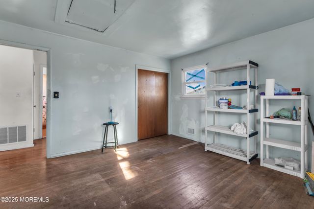 975 S Concourse, Keyport, NJ 07735