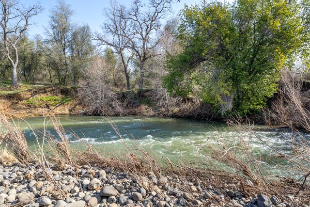 24326 CA-44, Millville, CA 96062