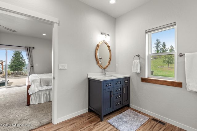 10824 N Payment Peak Rd, Hauser, ID 83854