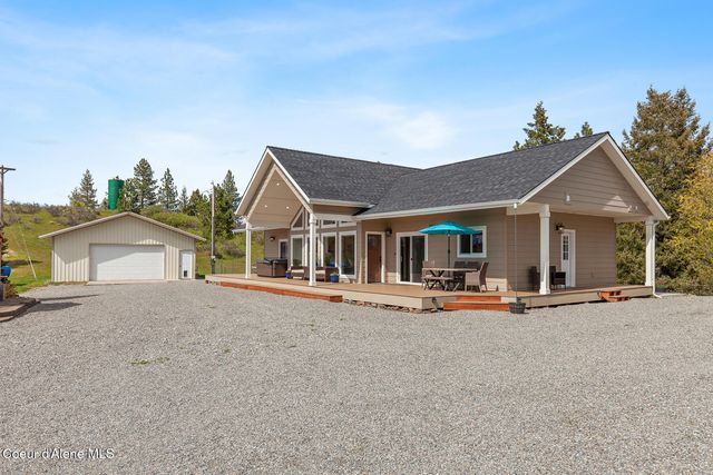 10824 N Payment Peak Rd, Hauser, ID 83854