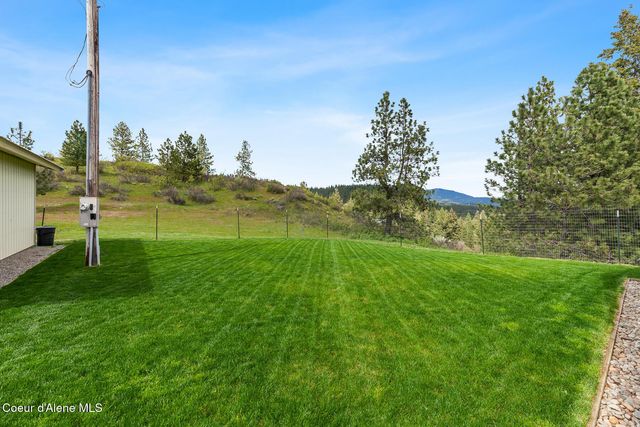 10824 N Payment Peak Rd, Hauser, ID 83854