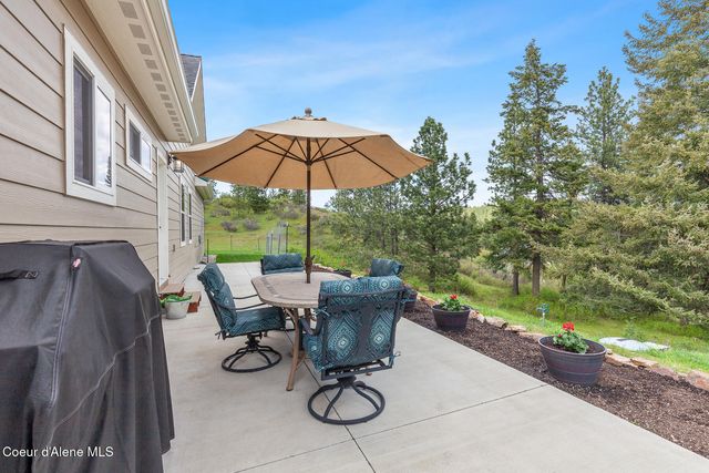 10824 N Payment Peak Rd, Hauser, ID 83854