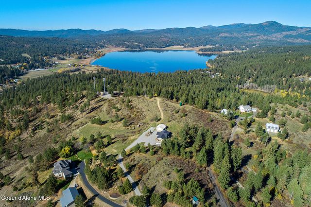 10824 N Payment Peak Rd, Hauser, ID 83854