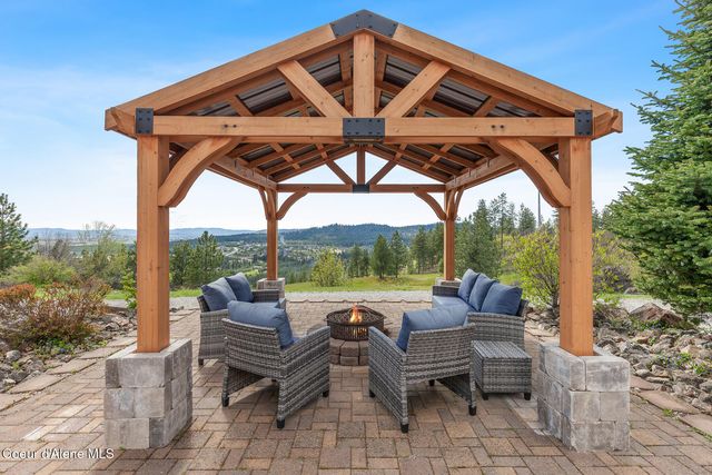 10824 N Payment Peak Rd, Hauser, ID 83854