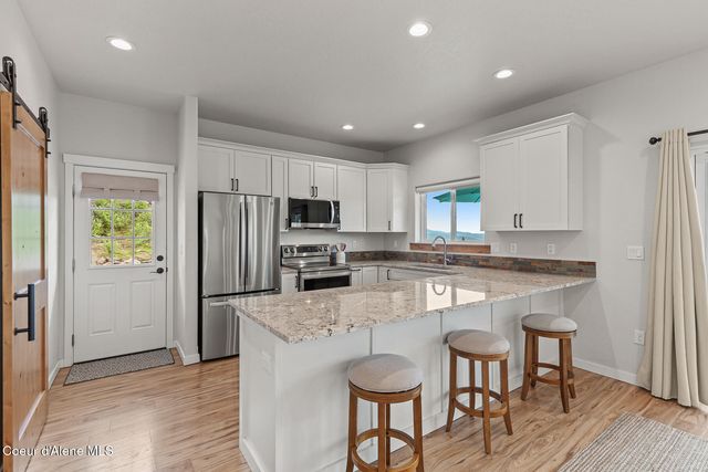 10824 N Payment Peak Rd, Hauser, ID 83854