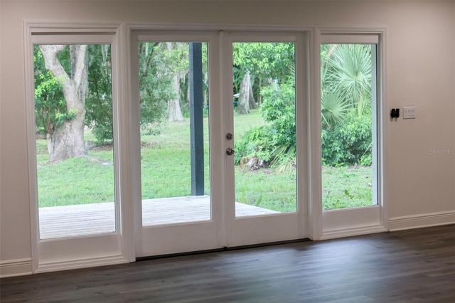 730 CRYSTAL LAKE RD, Lutz, FL 33548