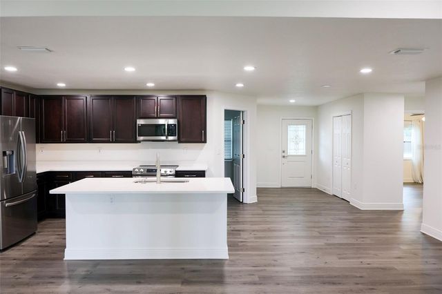730 CRYSTAL LAKE RD, Lutz, FL 33548