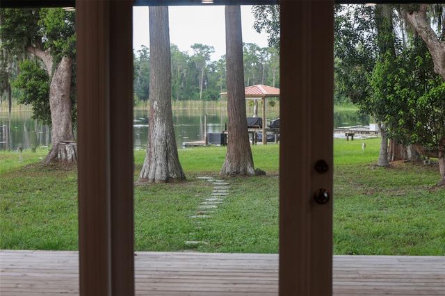 730 CRYSTAL LAKE RD, Lutz, FL 33548